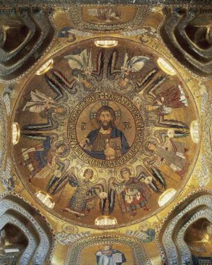 Pantocrator: mosaico en el techo de la Iglesia Palatina, data del sigo XII.