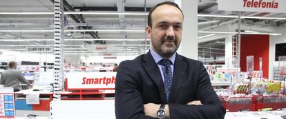 Alejandro Codina, responsable de Media Markt en la regi&oacute;n de Madrid, en la nueva tienda de Goya. 