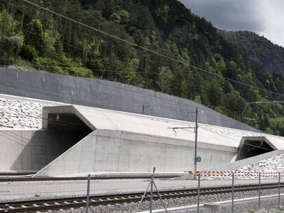 L'entrada del túnel que s'inaugura avui al sud de Suïssa.