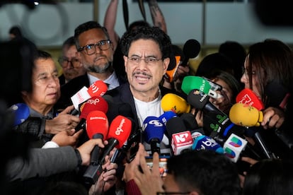 Iván Cepeda habla en rueda de prensa tras la condena contra Álvaro Uribe, en Bogotá, el 28 de julio de 2025.