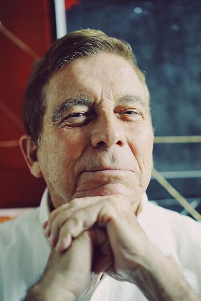 Alberto Campo Baeza posa para ICON Design en su estudio de Madrid.