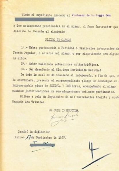 Uno de los documentos sobre el proceso de depuración por el régimen franquista de músicos de la BOS que se exponen en la muestra.