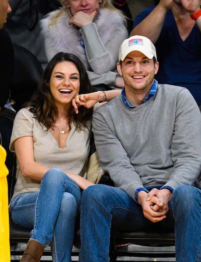 Mila Kunis y Ashton Kutcher en un partido de los Lakers en una imagen de archivo.