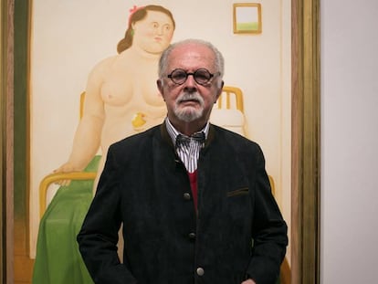 Botero, ante una de sus cuadros expuestos en la galería Marlborough
 
