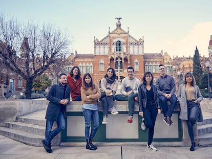 Miembros del equipo de la plataforma sin ánimo de lucro Verificat, en Barcelona.