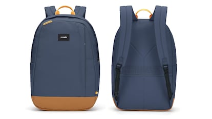 Este modelo de mochila antirrobo incorpora un bolsillo de bloqueo RFID y se vende en dos colores.