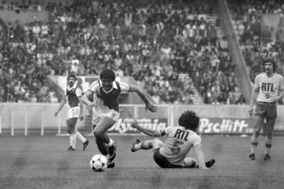 Delio Onnis, en una imagen de archivo durante la final de la Copa de Francia que enfrentó al Mónaco y al Orleans en el Parque de los Príncipes.