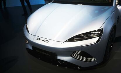 Frontal de un coche eléctrico BYD