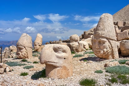 Algunas de las esculturas de Nemrut Dagi.