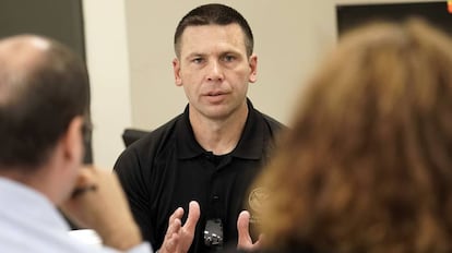 Kevin McAleenan, comissário de Alfândega e Proteção de Fronteiras dos EUA, durante um encontro com jornalistas nesta segunda-feira em McAllen (Texas).