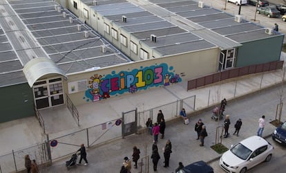 Los barracones del colegio 103, en Valencia.