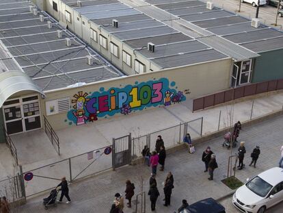 Los barracones del colegio 103, en Valencia.