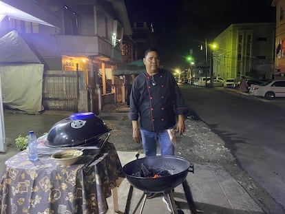 El cocinero venezolano del restaurante 'Spanish in GT', Daniel Contreras, en Georgetown (Guyana).