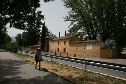 Fachada del aserradero, propiedad de la Sociedad Anónima Belga de los Pinares del Paular, en el municipio madrileño de Rascafría.