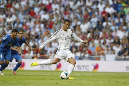 Ronaldo marca de penalti el 2 a 1.