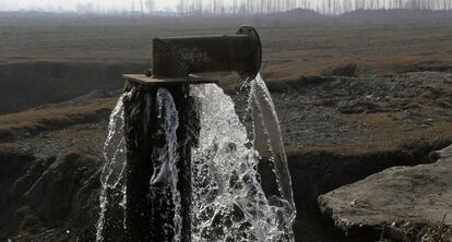 Un pozo para obtener agua potable en el valle Ferganá (Uzbekistan).