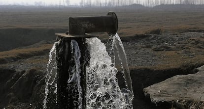 Un pozo para obtener agua potable en el valle Ferganá (Uzbekistan).