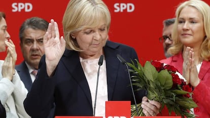 A candidata do SPD na Renânia do Norte-Vestfália, Hannelore Kraft, anunciou sua renúncia após os péssimos resultados obtidos nas eleições regionais.