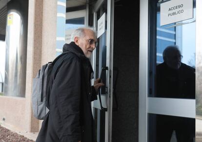 Agapito García Sánchez entra a la Audiencia Provincial de Madrid este jueves. 
 