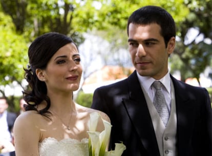 Boda de Beatriz Pérez Pinzón (Ruth Núñez) y Álvaro Aguilar (Alejandro Tous), en la primera época de <i>Yo soy Bea. </i>