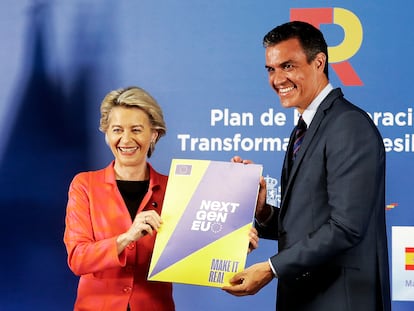 El presidente del Gobierno, Pedro Sánchez, con la presidenta de la Comisión Europea, Ursula von der Leyen.