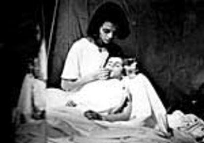 Fotograma de la película <i>'Mater amatisima</i>, de José Antonio Salgot, interpretada por el niño autista Julito de la Cruz.