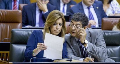 Susana D&iacute;az y Diego Valderas, en el segundo d&iacute;a de debate sobre la comunidad.