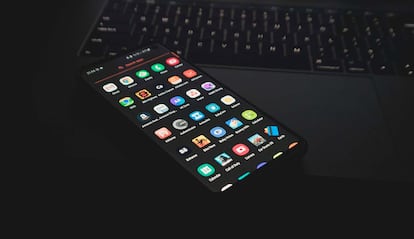 Móvil con aplicaciones Android