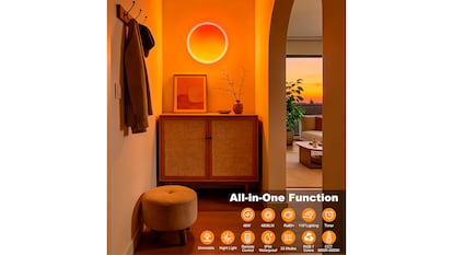 Lámpara de techo sobre fondo blanco.