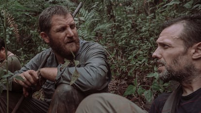 David Beriain (izquierda) y Roberto Fraile (derecha) durante la grabación de un documental en Laos en 2015.