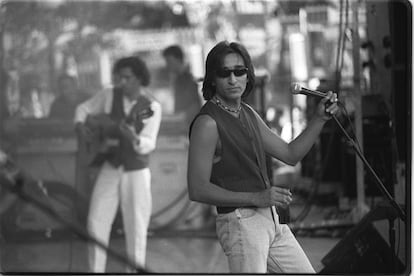 Antonio (en primer término) y Josemi Carmona, miembros de Ketama, en un concierto en Madrid en 1995.