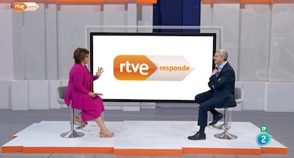 María Escario entrevista al presidente de RTVE, José Manuel Pérez Tornero, en su primer programa como Defensora de la Audiencia, el pasado 26 de septiembre.