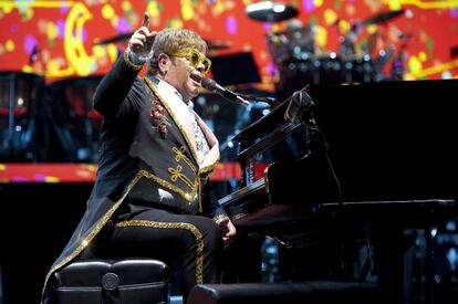 El verdadero nombre del británico Elton John, de 71, es Reginald Kenneth Dwight.
