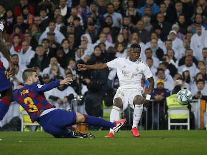 Vinicius anota el primer gol del Madrid.