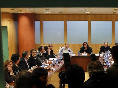 Un momento de la reunión celebrada ayer en la sede la Consejería de Hacienda y Administración Pública.
