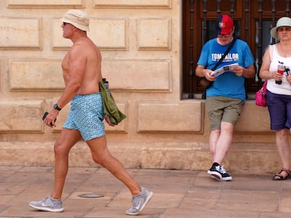 Turistas por las calles de Málaga el pasado 11 de julio de 2023.