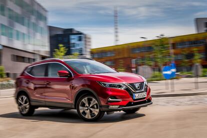 El Nissan Qashqai se mantiene séptimo en una reñida pelea con el Peugeot 2008, el Citroën C3 y el Renault Clio. Del Qashqai se han vendido 8.738 unidades hasta mayo.