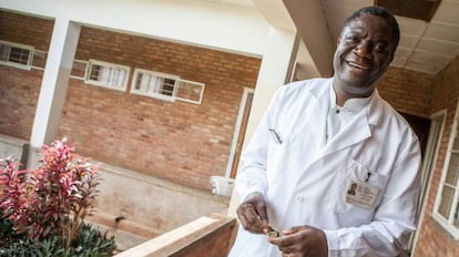 El ginecólogo congoleño Nobel de la Paz 2018, Denis Mukwege, en el hospital de Panzi en 2009. 