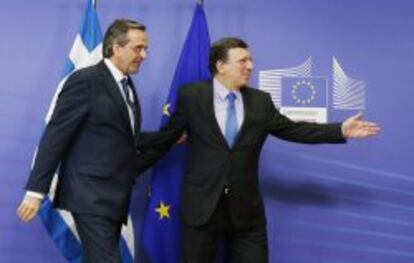 El primer ministro griego, Antonis Samaras, junto al presidente de la CE, Jose Manuel Durao Barroso. 