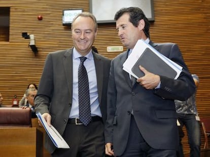El presidente Alberto Fabra y José Ciscar en las Cortes Valencianas.