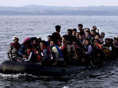 Refugiados llegan a las costas de la isla griega de Lesbos