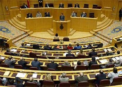 El presidente del Gobierno, José Luis Rodríguez Zapatero, durante su intervención ante el pleno del Senado.