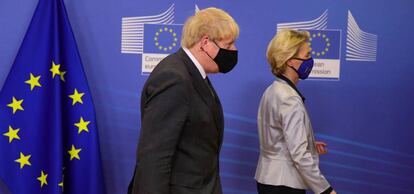 El primer ministro británico, Boris Johnson, y la presidenta de la Comisión Europea, Ursula von der Leyen.
 