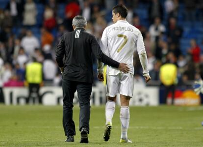 Mourinho y Cristiano Ronaldo, tras el partido entre el Madrid y el CSKA de Moscú de hace dos años.