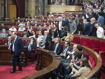 Los grupos de la oposici&oacute;n abandonan el Parlament el 7 de septiembre.