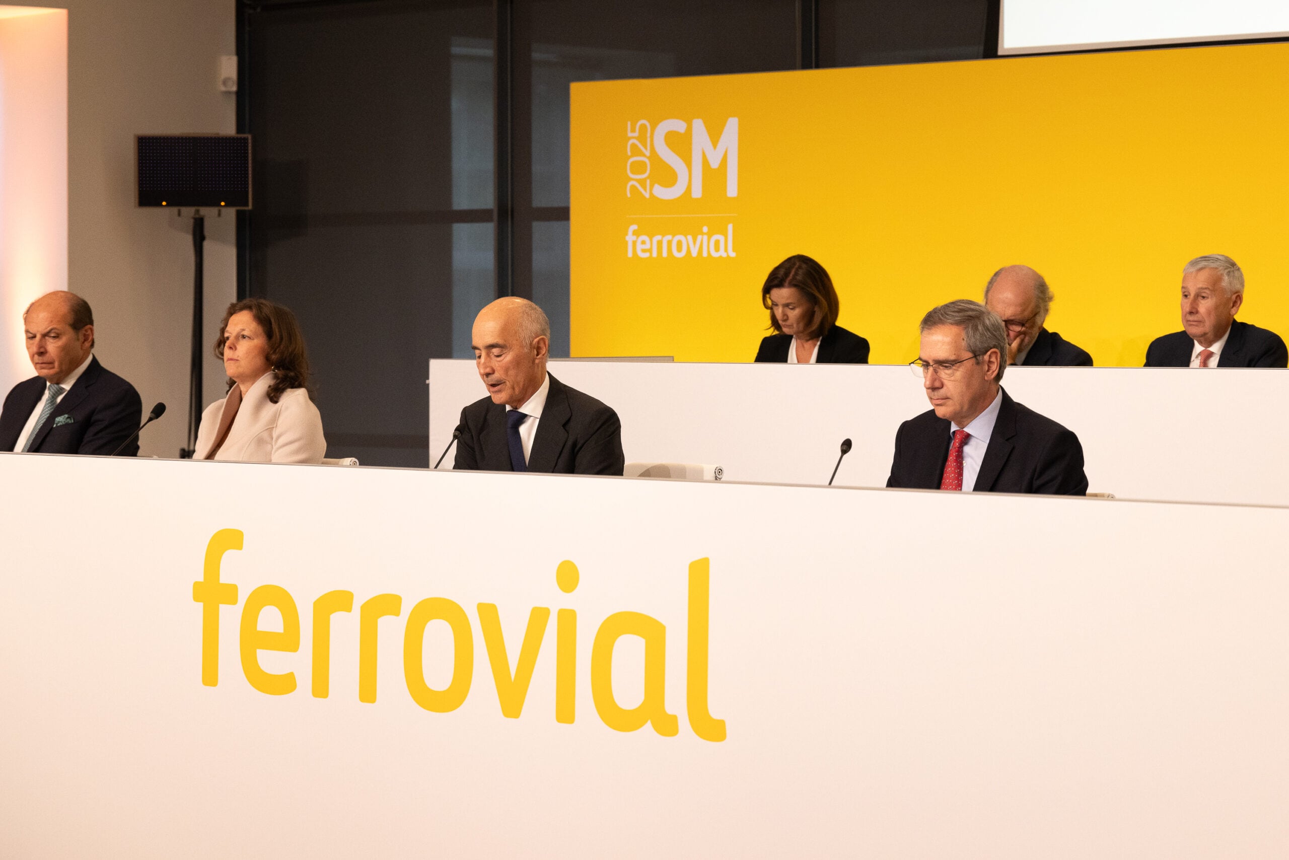 Ferrovial fija su dividendo a cuenta en 0,318 euros por acción