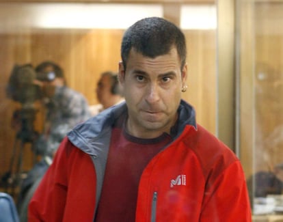El etarra Jon Bienzobas, durante el juicio en 2007 por el asesinato de Tom&aacute;s y Valiente.