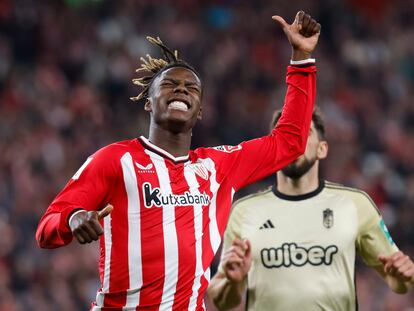 Nico Williams se lamenta durante el partido del Athletic ante el Granada este viernes en San Mamés.