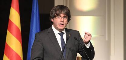 Carles Puigdemont durante su discurso ante los alcaldes independentistas en Bruselas.