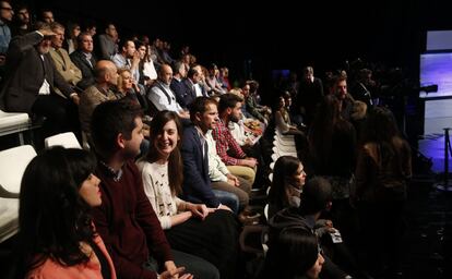 Públic al plató a l'espera que comenci el debat.